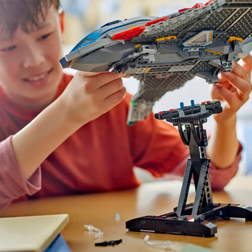 LEGO Marvel Avengers: Age of Ultron Quinjet 76325