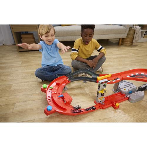 Hot Wheels Racing Formula 1 Downhill Circuit Race With 3 F1 Die-Cast Toy Cars In 1:64 Scale