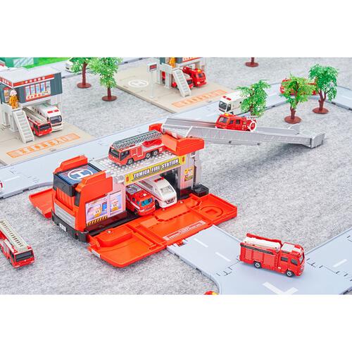 Tomica Vehicle Town Transforming Ladder Fire Truck With Diecast