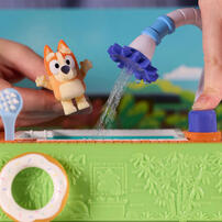 Crayola Scribble Scrubbies Bluey Poolside Play Set