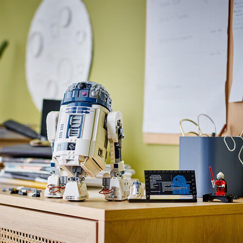 LEGO Star Wars R2-D2 75379