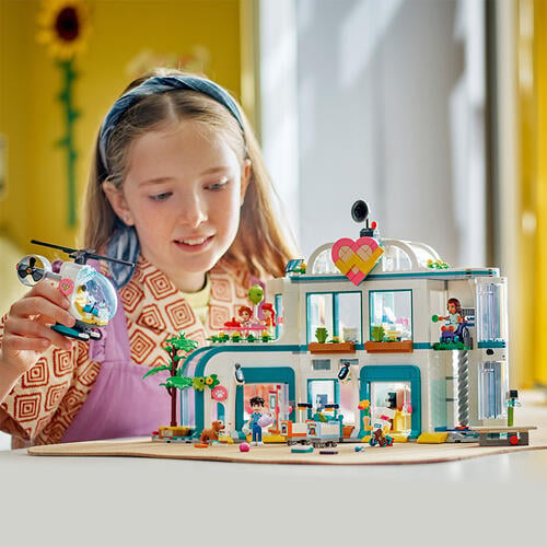 LEGO Friends Heartlake City Hospital 42621