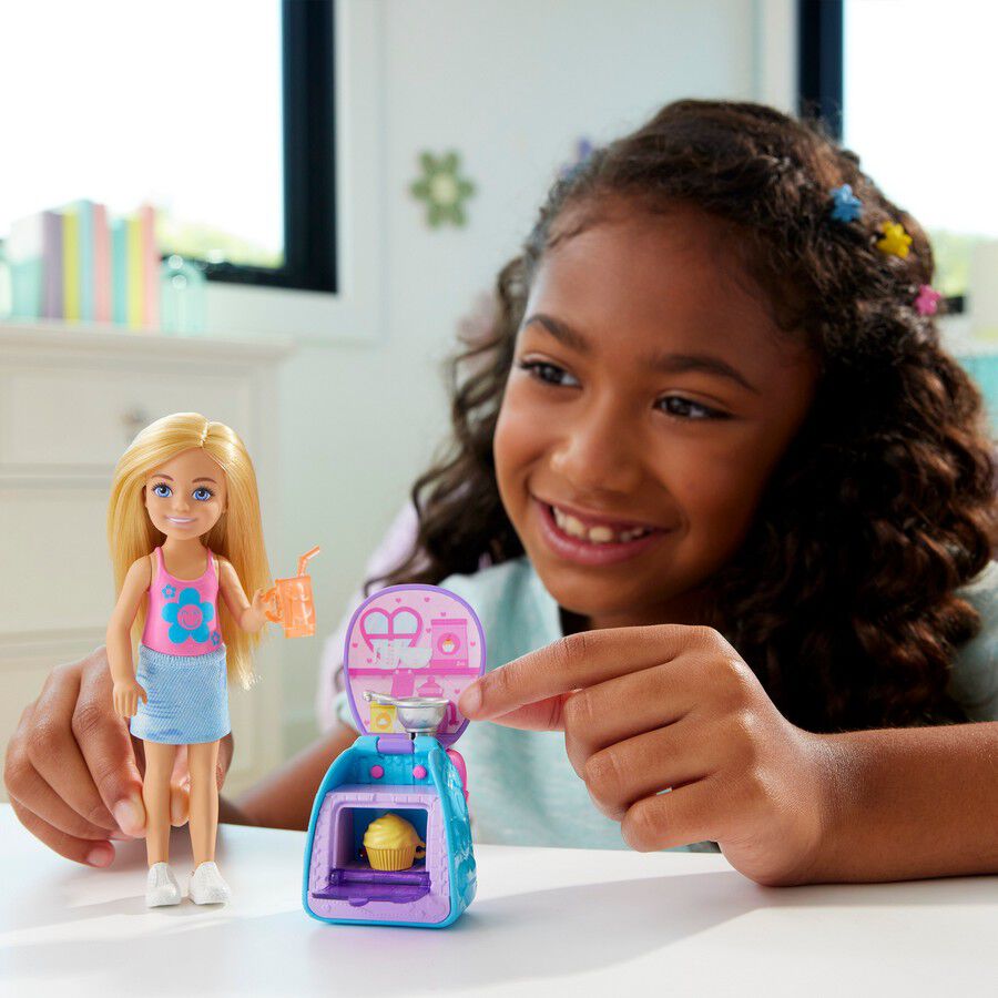 Barbie Family & Friends Chelsea Cupcake Baking Backpack | Toys”R