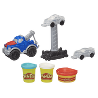 Play-Doh Wheels Tow Truck Toy with 3 Non-Toxic Play-Doh Colors