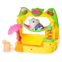 Gabby's Dollhouse, Cakey&rsquo;s Fruit Smoothie Balcony Playset, 8-Pcs with Toy Figures, Doll&rsquo;s House Accessories and Sensory Play