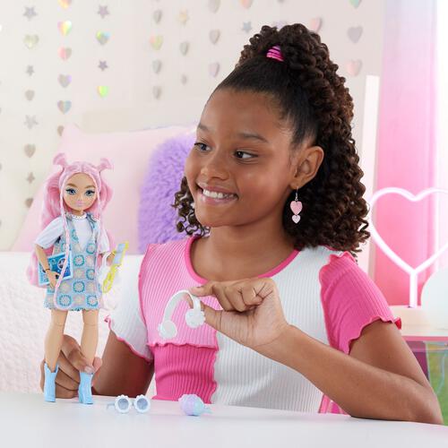 Barbie Dream Besties Fashion Doll - Daisy