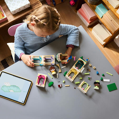 LEGO Disney Princess Mini Belle & Tiana with Castle 43281