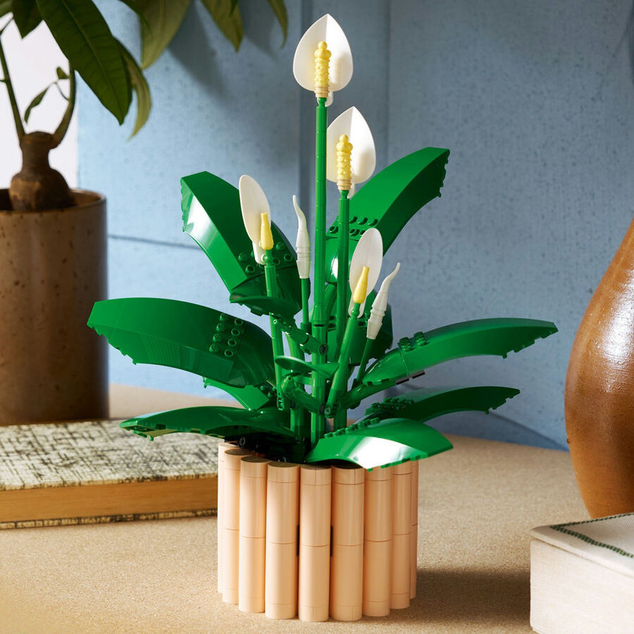 lilydoll LEGO Botanicals Peace Lily 11504 | Toys”R”Us – Singapore