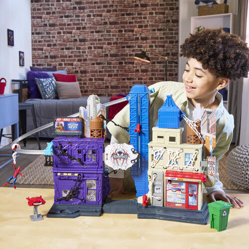 Marvel Spider-Man VesolidmVersus Web Slinging City Playset