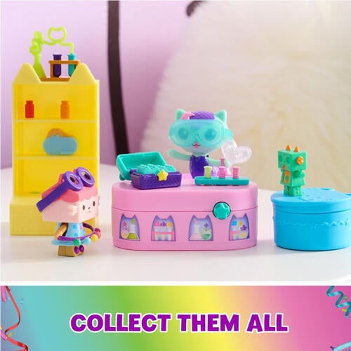 Gabby's Dollhouse, Celebration Series Baby Box Cat Bobble Figure with Dollhouse Furniture and Accessories