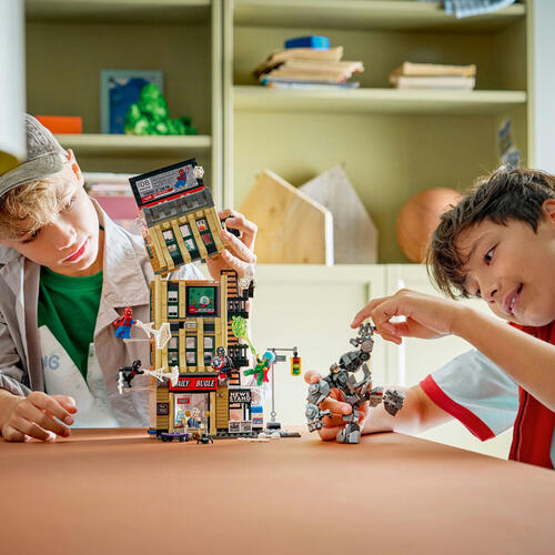 LEGO Marvel Spider-Man vs. Mysterio: The Daily Bugle 76342