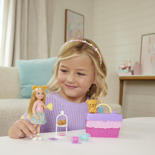 Barbie Fam Chelsea Tea Party